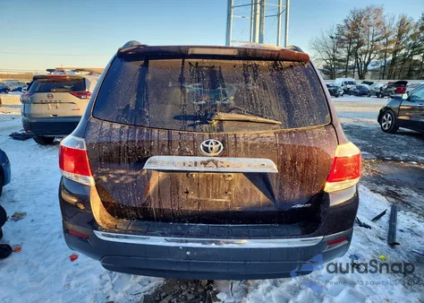 2012 Toyota Highlander Base z USA, uszkodzony, nr VIN 5TDBK3EH4CS102552